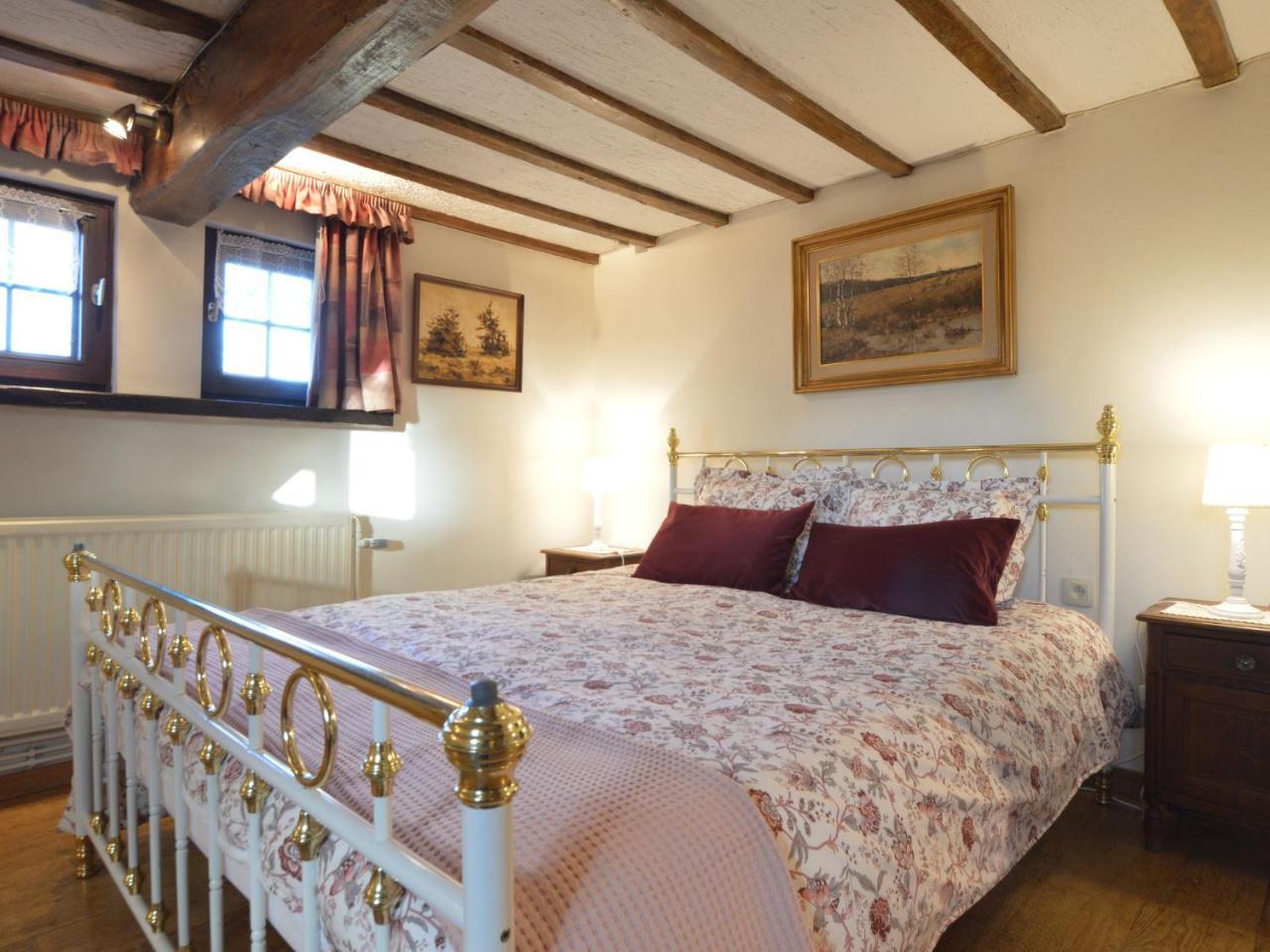 Vakantiehuis Cozy In With Large Garden *